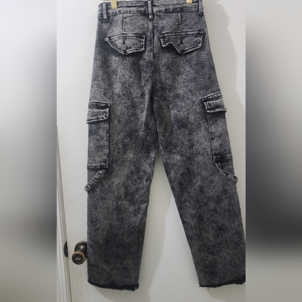 Disclosure Edikted Black Acid Wash Cargo Jeans, Size 26, Denim. - Picture 8 of 9